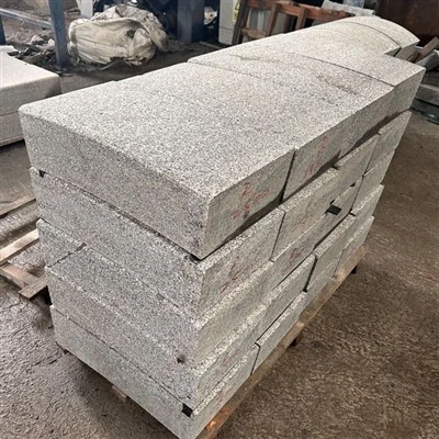 Sou entènèt jwèt Grey Curb Stones